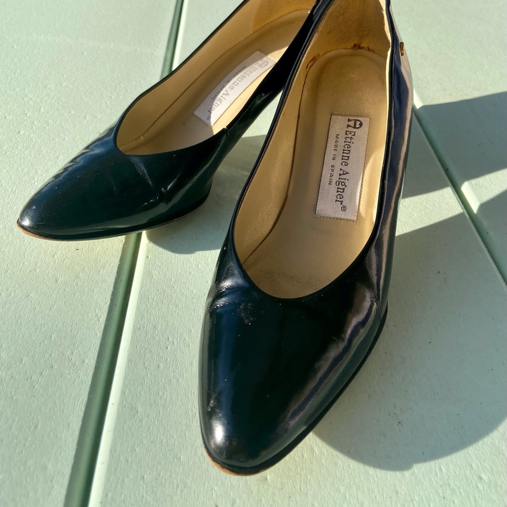 Etienne Aigner pumps